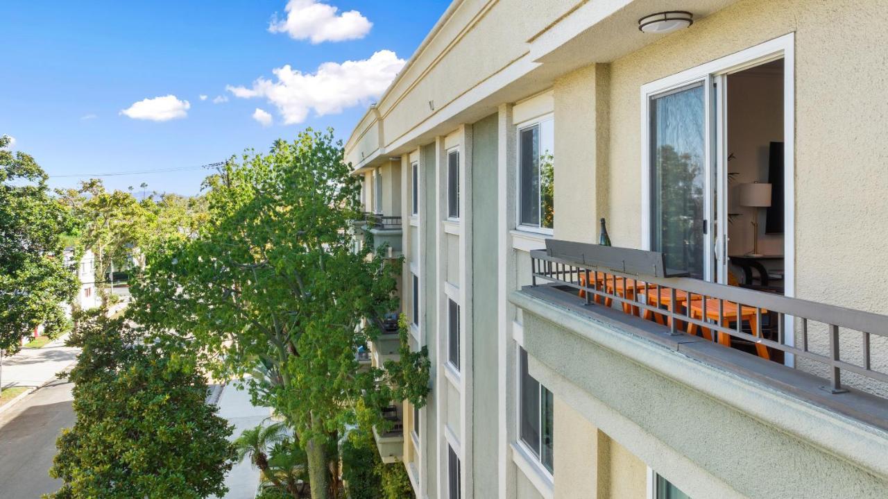 Aparthotel Beverly Hills 2 Bed 2 Bath Penthouse With Den And Parking 414 Los Angeles