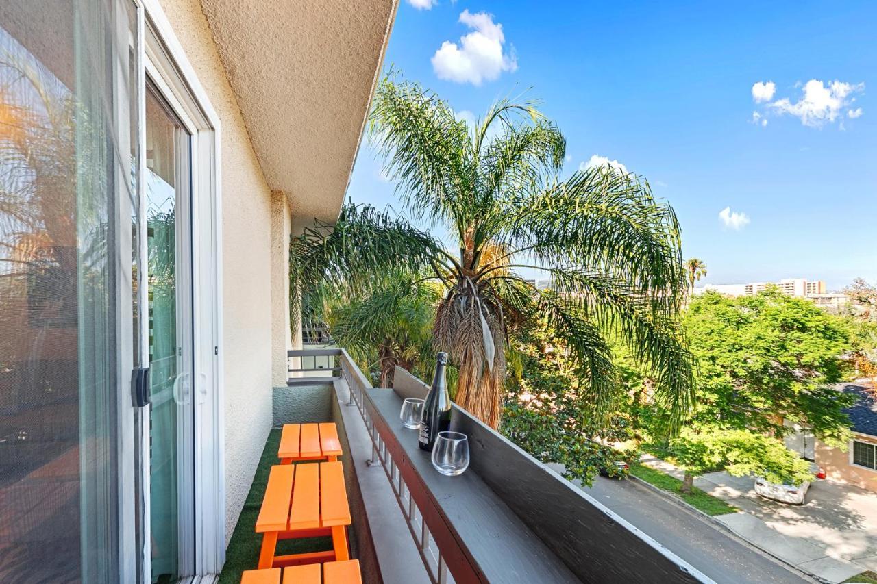 Beverly Hills 2 Bed 2 Bath Penthouse With Den And Parking 414 Aparthotel